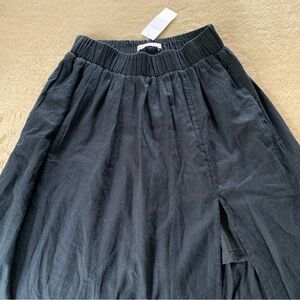 A&F NEW Black Maxi Skirt w/ Slit & Pockets